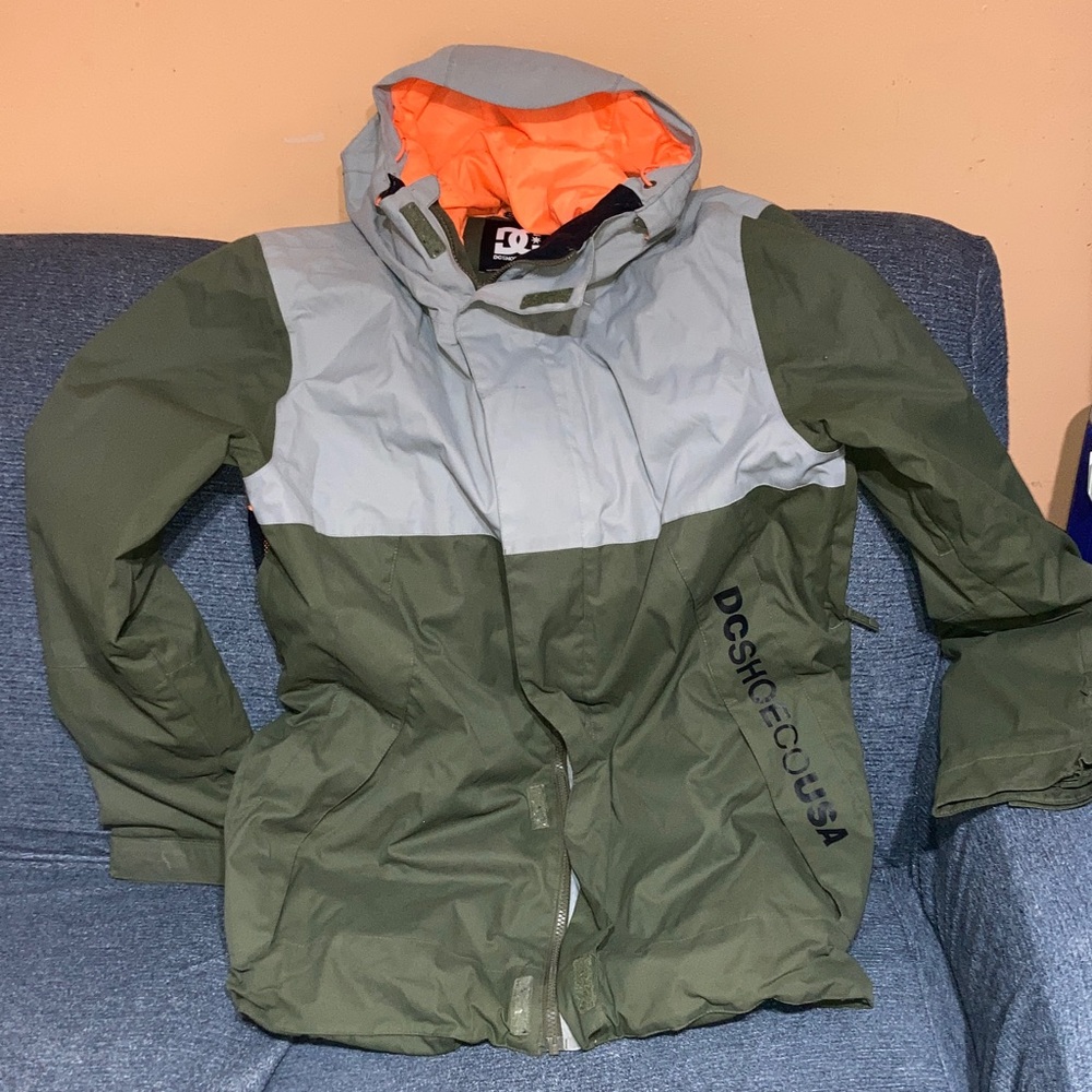 DC Outdoor Jacket in Olive and Light Gray